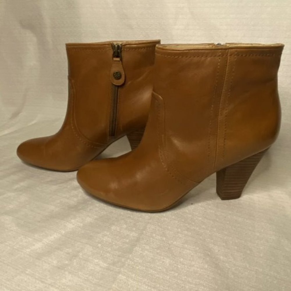 Tan Leather Ankle Boots. CUTE!